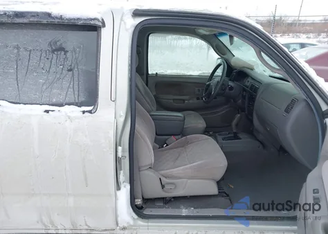 2004 Toyota Tacoma Prerunner V6 from USA, damaged, VIN 5TEGN92N84Z337647